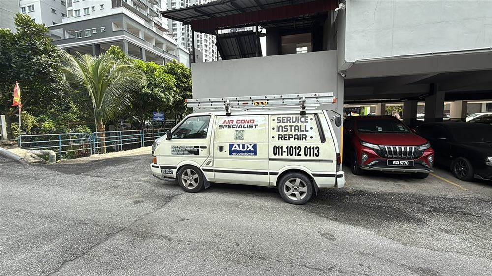 Van AJ Cooler - Aircond Specialist Puchong